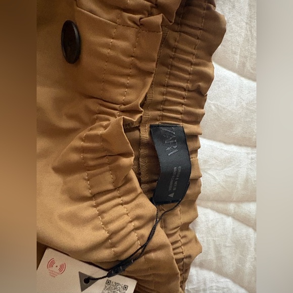 Zara Camel Skirt with Dark Accents - Picture 3 of 4